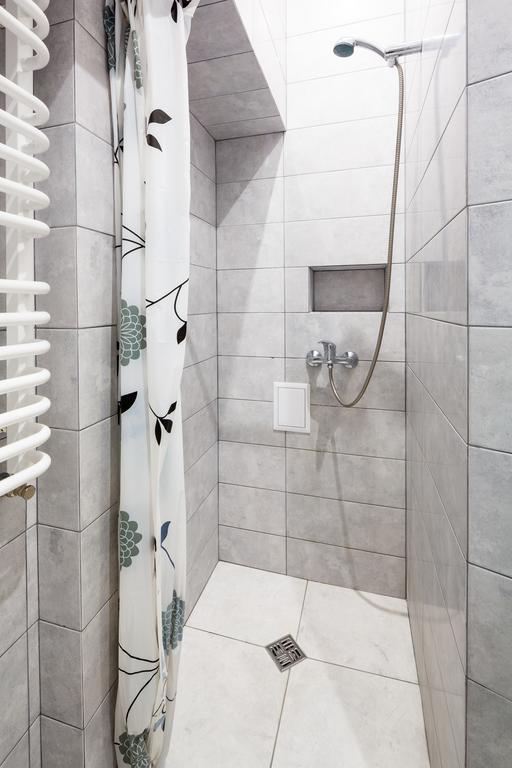 Avangard Studio Apartment Lviv Buitenkant foto